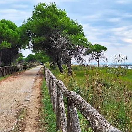Sea View Flat With Balcony And Pool Appartement Bibione
