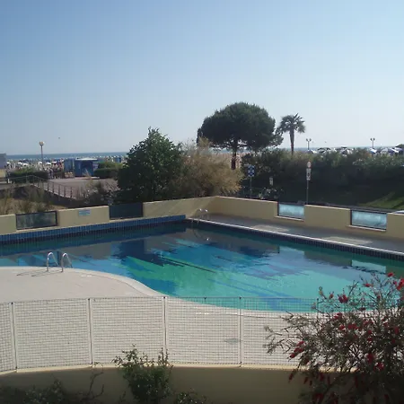 Sea View Flat With Balcony And Pool Appartement *